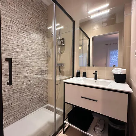 D Village Aeronautique ביסקארוס